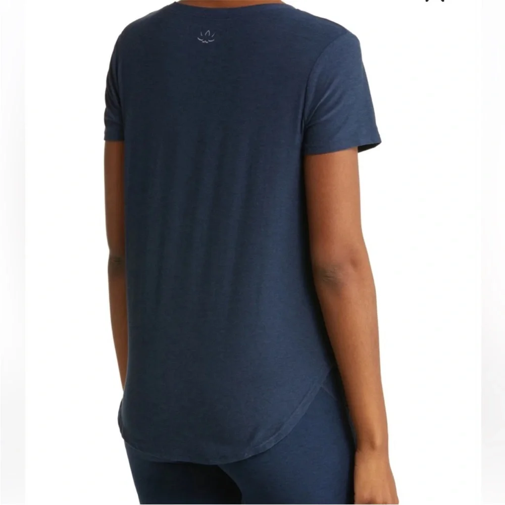 Beyond Yoga "On the Down Low" T-Shirt Nocturnal Navy Blue Soft Workout Tee - Picture 8 of 15
